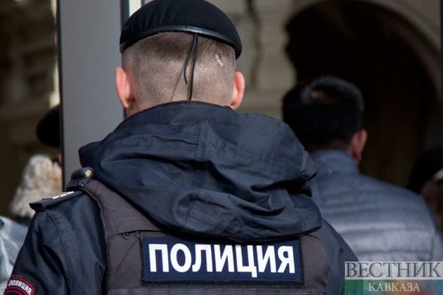 Дагестанские полицейские задержали мажора на золотом "Мерседесе"