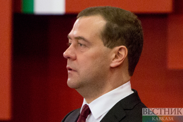 Медведев охарактеризовал отказ вручить Путину немецкую премию "Квадрига" как трусость и непоследовательность