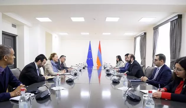 встреча Марии Пейчинович-Бурич и Арарата Мирзояна в Ереване