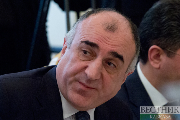Министры иностранных дел Азербайджана и Турции провели встречу за закрытыми дверями