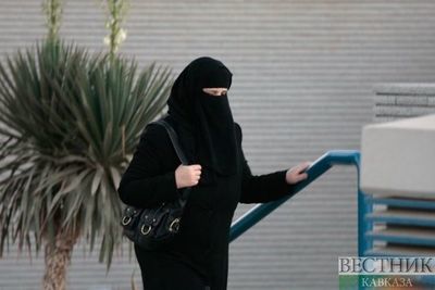 Афганских женщин обязали носить хиджабы