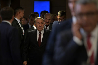 Назарбаев: человечеству надо оставить в прошлом военные блоки