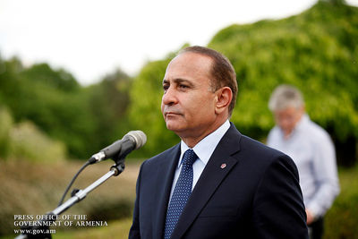 Премьер Армении полетит в Минск